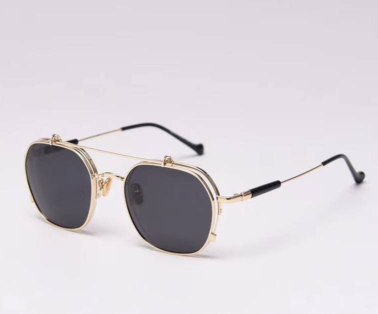 gold-frame-gray-sheet