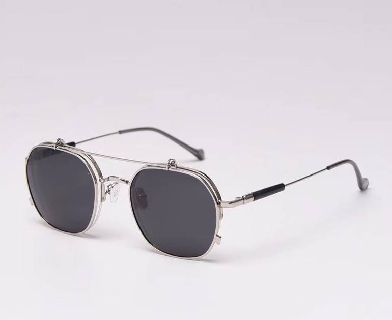silver-frame-gray-sheet
