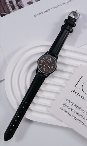 Men's Leather Strap Sports Pointer Quartz Watch