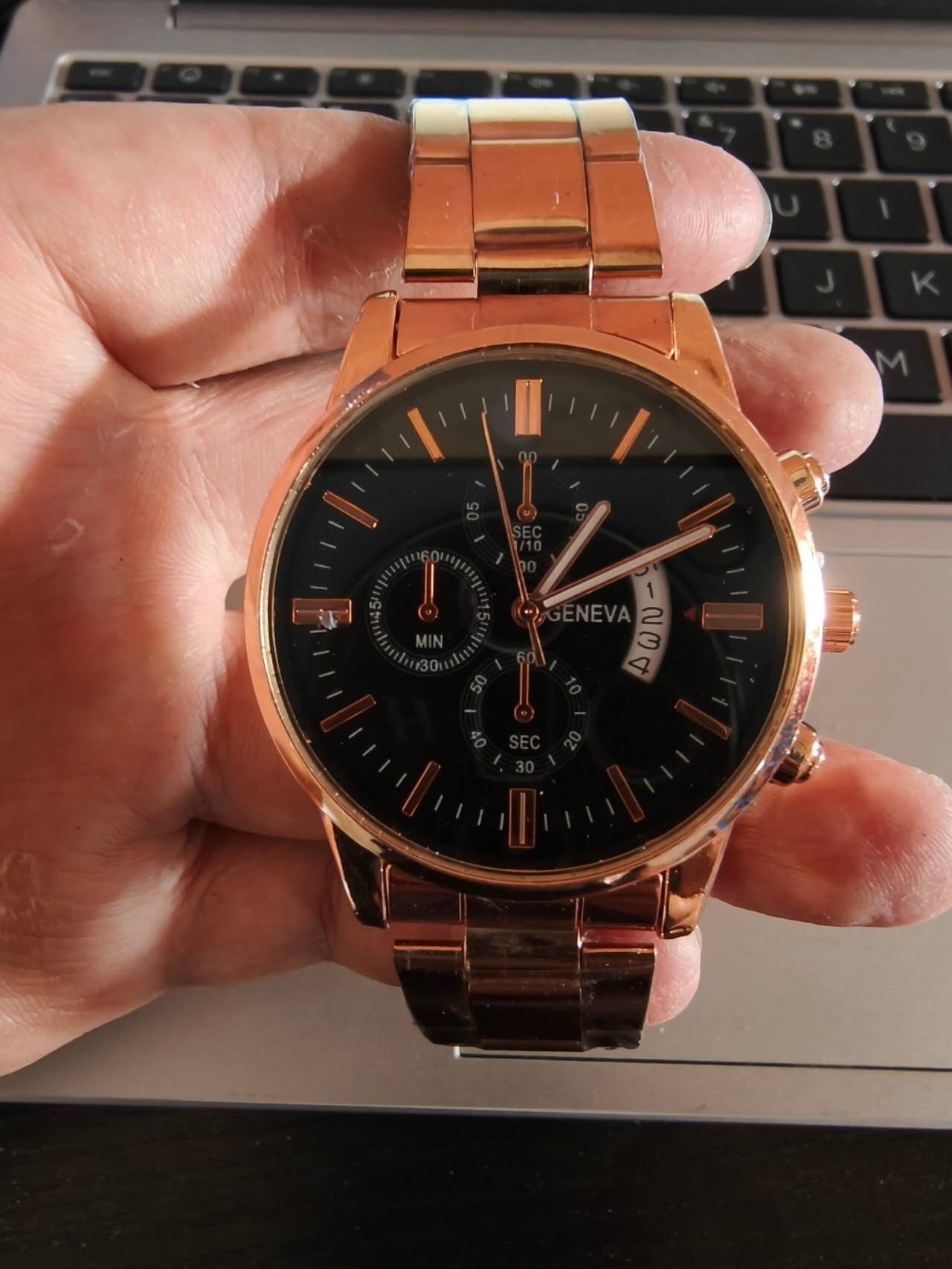 gold-black-surface
