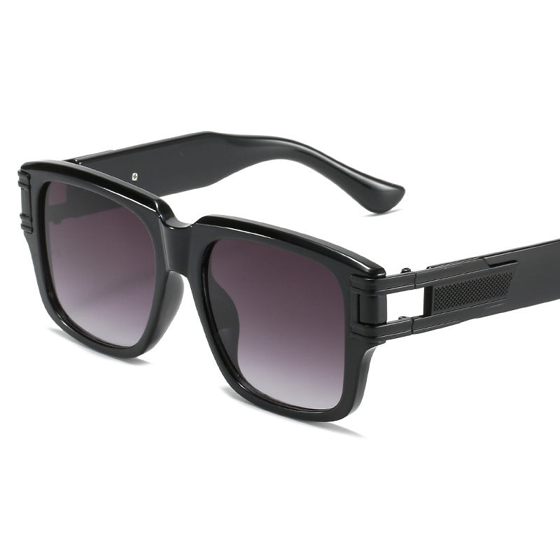 black-frame-gray-piece