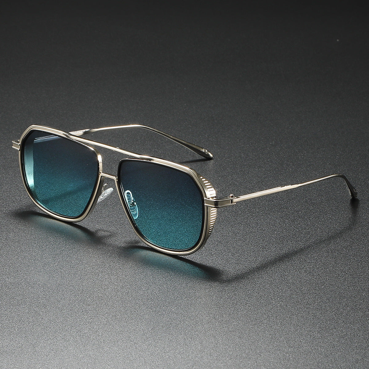 silver-frame-green-piece